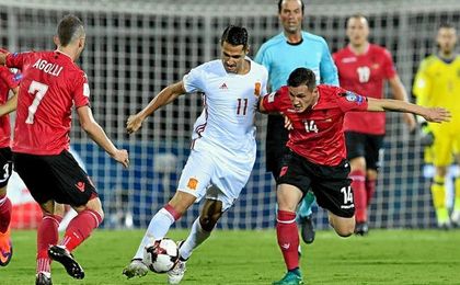 Vitolo, frente a Albania. Vitolo, frente a Albania.