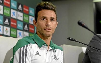 Rubén Castro, durante la rueda de prensa de su renovación. Rubén Castro, durante la rueda de prensa de su renovación.