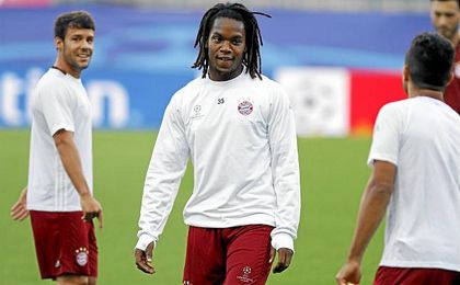 Es la primera vez que un portugués y un jugador del Bayern consiguen este galardón. Es la primera vez que un portugués y un jugador del Bayern consiguen este galardón.