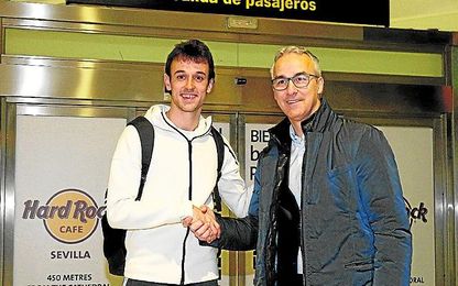 Pardo, a su llegada a Sevilla. Pardo, a su llegada a Sevilla.