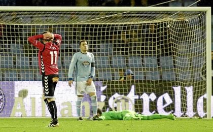 El Celta estrelló dos balones en el palo. El Celta estrelló dos balones en el palo.