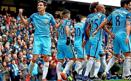Jesús Navas celebra un gol con el Manchester City. Jesús Navas celebra un gol con el Manchester City.