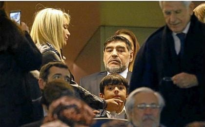 En la imagen, Maradona en el palco del Santiago Bernabéu. En la imagen, Maradona en el palco del Santiago Bernabéu.