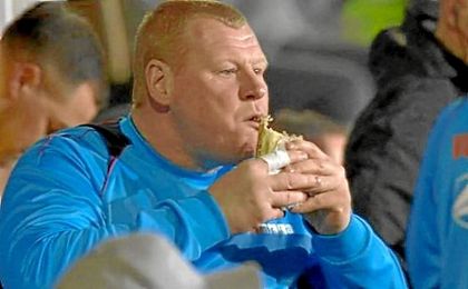 La FA investigará a Shaw por su bocadillo ante el Arsenal La FA investigará a Shaw por su bocadillo ante el Arsenal