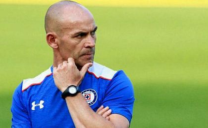 Jémez no ha empezado con buen pie en México. Jémez no ha empezado con buen pie en México.