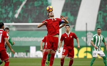 Polémica en el segundo gol sevillista en el derbi Polémica en el segundo gol sevillista en el derbi