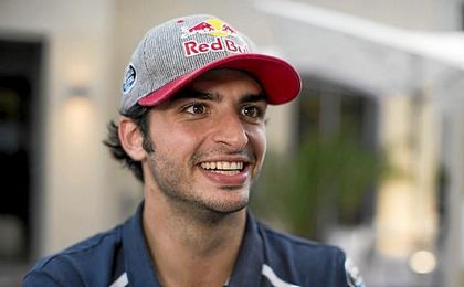 Carlos Sainz: "Estoy seguro de que 2017 será un gran año" Carlos Sainz: "Estoy seguro de que 2017 será un gran año"