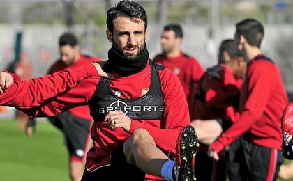 Nico Pareja espera "cumplir otros cien partidos" con la camiseta del Sevilla Nico Pareja espera "cumplir otros cien partidos" con la camiseta del Sevilla