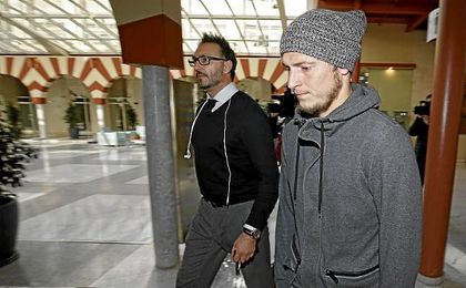 Zozulya, de vuelta a Sevilla tras una esperpéntica reunión Zozulya, de vuelta a Sevilla tras una esperpéntica reunión