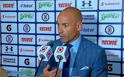 Paco Jémez dice que su Cruz Azul es raro hasta para meter goles Paco Jémez dice que su Cruz Azul es raro hasta para meter goles