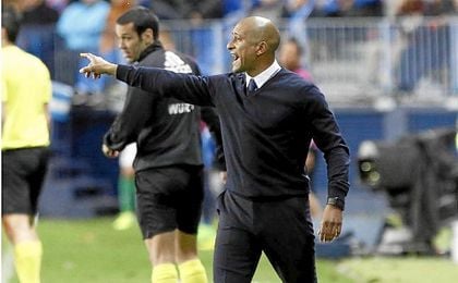 El `Gato´ Romero deja de ser entrenador del Málaga El `Gato´ Romero deja de ser entrenador del Málaga