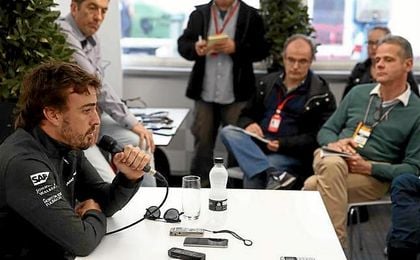 Fernando Alonso carga contra Honda Fernando Alonso carga contra Honda
