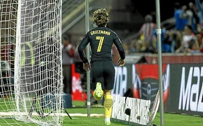 Griezmann celebró su decisivo gol logrado en Los Cármenes Griezmann celebró su decisivo gol logrado en Los Cármenes