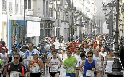 Fallece un corredor de 55 años en el medio maratón de Zaragoza Fallece un corredor de 55 años en el medio maratón de Zaragoza