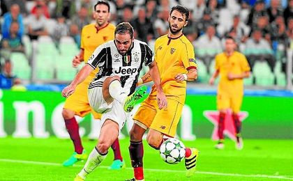 El Sevilla empató a cero contra la Juventus en Turín. El Sevilla empató a cero contra la Juventus en Turín.