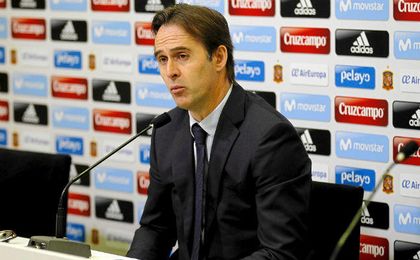 Lopetegui en rueda de prensa. Lopetegui en rueda de prensa.