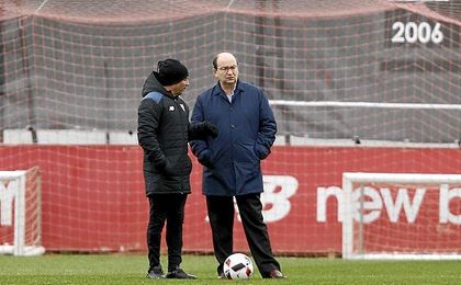 José Castro, en un entrenamiento con Sampaoli. José Castro, en un entrenamiento con Sampaoli.