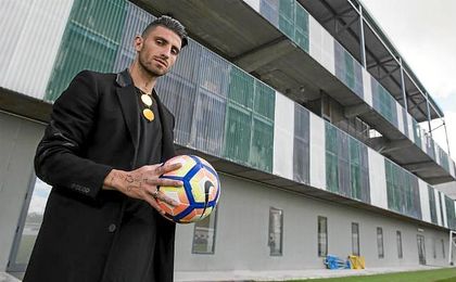 Piccini reconoce sentir "a gusto" en el Betis aunque no cierra la puerta de salida. Piccini reconoce sentir "a gusto" en el Betis aunque no cierra la puerta de salida.