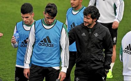 Piccini, en un entrenamiento junto a Víctor Sánchez del Amo. Piccini, en un entrenamiento junto a Víctor Sánchez del Amo.