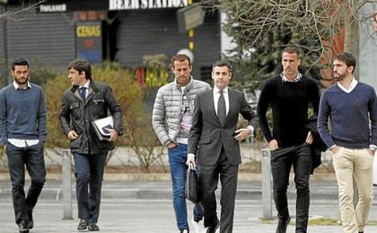 Varios exfutbolistas del Betis continúan implicados en el ´caso Osasuna´. Varios exfutbolistas del Betis continúan implicados en el ´caso Osasuna´.