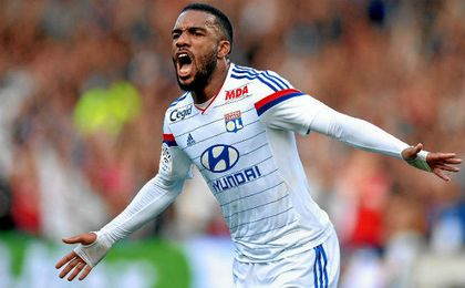 Lacazzette está en la agenda del Atlético de Madrid. Lacazzette está en la agenda del Atlético de Madrid.