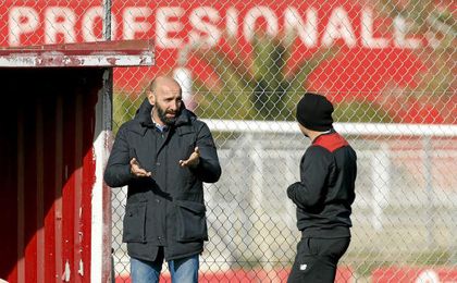 Sampaoli cree que Monchi quedará como el mejor de la historia. Sampaoli cree que Monchi quedará como el mejor de la historia.