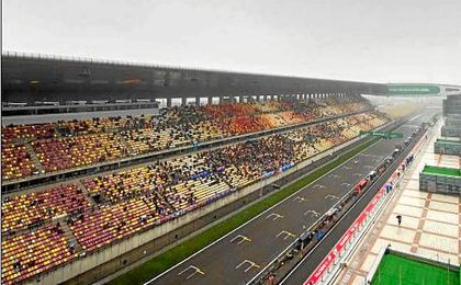 Cancelada por la niebla la segunda sesión de entrenamientos libres en China Cancelada por la niebla la segunda sesión de entrenamientos libres en China