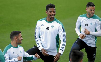 Donk no seguirá en el Betis. Donk no seguirá en el Betis.