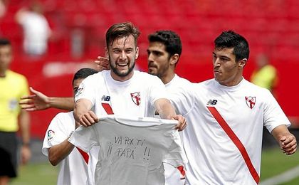 El equipo franjirrojo se dio un festín. El equipo franjirrojo se dio un festín.