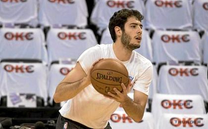 Abrines disfruta de su primer triunfo de playoffs; pierde Mirotic Abrines disfruta de su primer triunfo de playoffs; pierde Mirotic