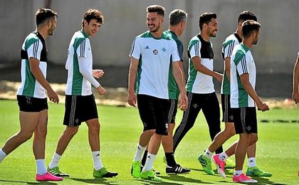 Víctor ha citado a 20 futbolistas. Víctor ha citado a 20 futbolistas.