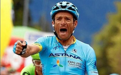 Fallece atropellado el ciclista italiano Michele Scarponi mientras entrenaba Fallece atropellado el ciclista italiano Michele Scarponi mientras entrenaba