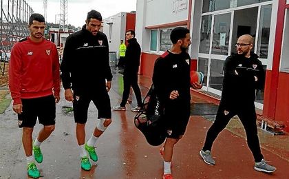 Iborra y Vitolo han trabajado al margen del equipo. Iborra y Vitolo han trabajado al margen del equipo.