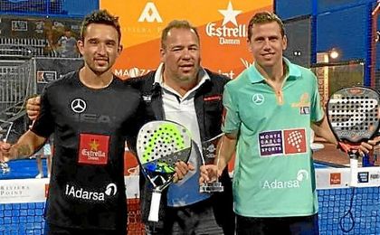Sanyo Gutiérrez y Paquito Navarro posan con su trofeo. Sanyo Gutiérrez y Paquito Navarro posan con su trofeo.