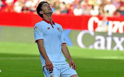 Vietto se lamenta por una ocasión fallada con el Sevilla. Vietto se lamenta por una ocasión fallada con el Sevilla.
