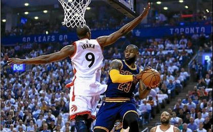 Los Cavaliers alcanzan las finales; Wizards y Rockets empatan sus series Los Cavaliers alcanzan las finales; Wizards y Rockets empatan sus series