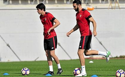El canterano, en el entrenamiento de este martes. El canterano, en el entrenamiento de este martes.