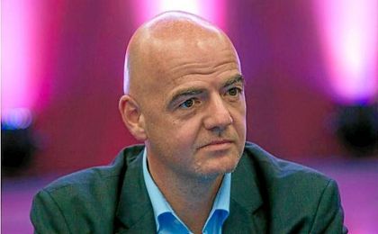 Infantino lamenta que haya "idiotas" que protagonizan actos racistas Infantino lamenta que haya "idiotas" que protagonizan actos racistas
