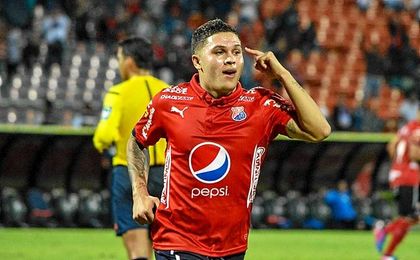 Quintero tiene una excelente zurda. Quintero tiene una excelente zurda.