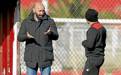Monchi, junto con Sampaoli en la ciudad deportiva. Monchi, junto con Sampaoli en la ciudad deportiva.