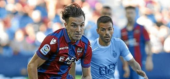 Toño García, en un partido con el Levante. Toño García, en un partido con el Levante.