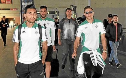 Sao Paulo espera a Petros el próximo lunes para firmar su contrato. Sao Paulo espera a Petros el próximo lunes para firmar su contrato.