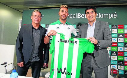 Camarasa se entrenará mañana por primera vez como bético. Camarasa se entrenará mañana por primera vez como bético.