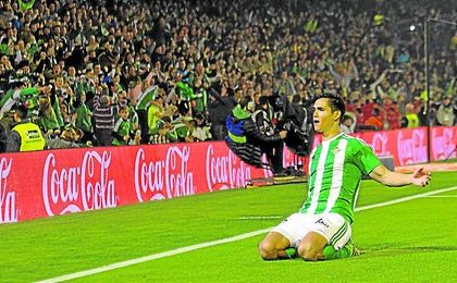 Mandi gusta a Setién, pero el Betis le vendería por cinco o seis kilos. Mandi gusta a Setién, pero el Betis le vendería por cinco o seis kilos.