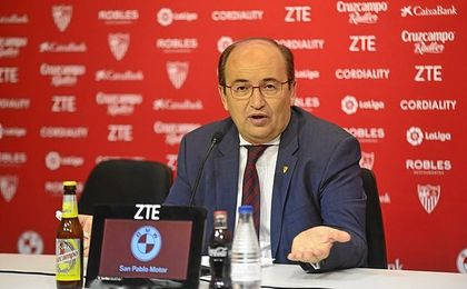 Castro no descarta algunas salidas. Castro no descarta algunas salidas.