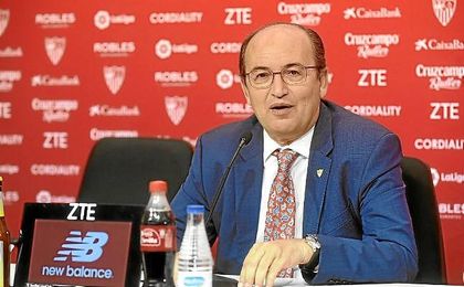 José Castro, durante la presentación de Corchia. José Castro, durante la presentación de Corchia.