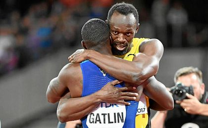 Gatlin y Coleman derrotan a Bolt en el último 100 del jamaicano Gatlin y Coleman derrotan a Bolt en el último 100 del jamaicano