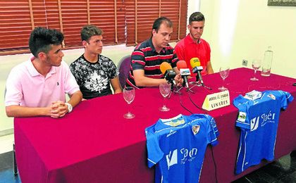 Écija, tres más para cerrar la plantilla Écija, tres más para cerrar la plantilla
