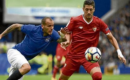Sandro, autor de un gol, hizo daño a la defensa sevillista en el partido contra el Everton del pasado domingo. Sandro, autor de un gol, hizo daño a la defensa sevillista en el partido contra el Everton del pasado domingo.