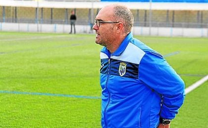 En la imagen, Francis García, nuevo entrenador del Bellavista, el año pasado en el segundo equipo. En la imagen, Francis García, nuevo entrenador del Bellavista, el año pasado en el segundo equipo.
